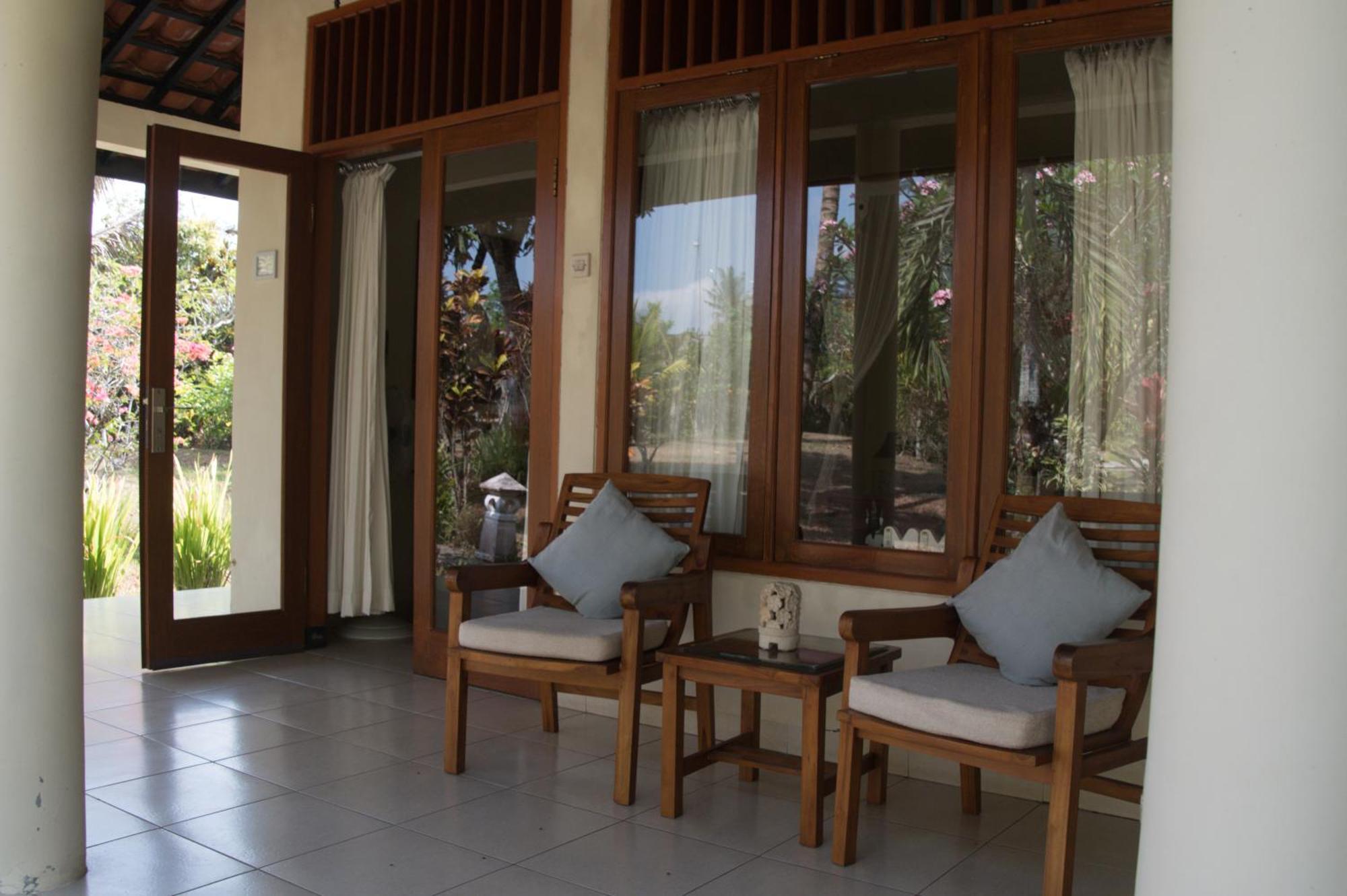 Guesthouse Rumah Senang Kalibaru Eksteriør billede