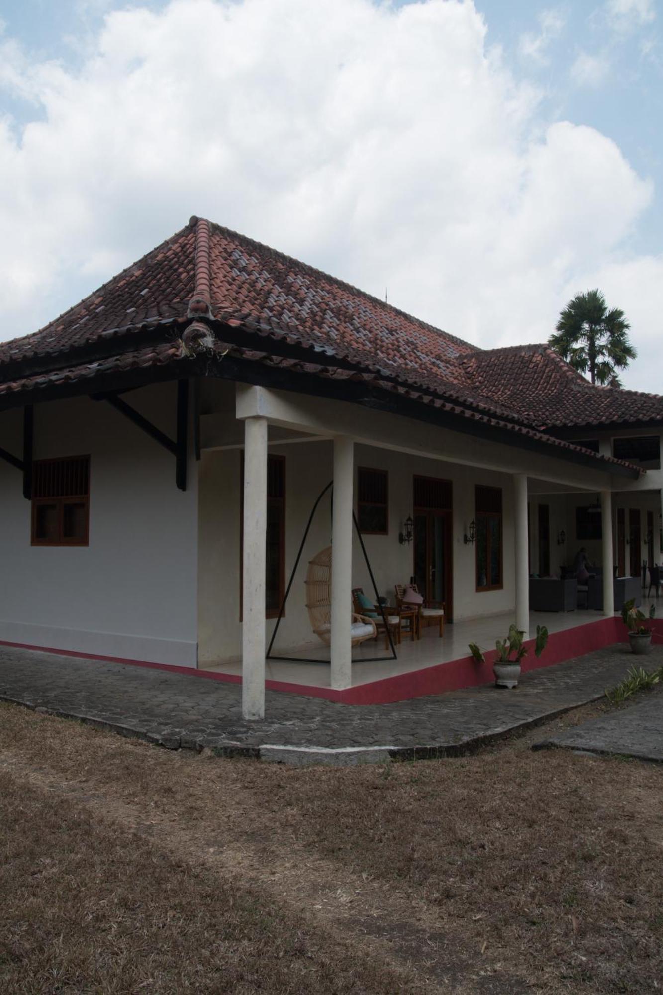 Guesthouse Rumah Senang Kalibaru Eksteriør billede