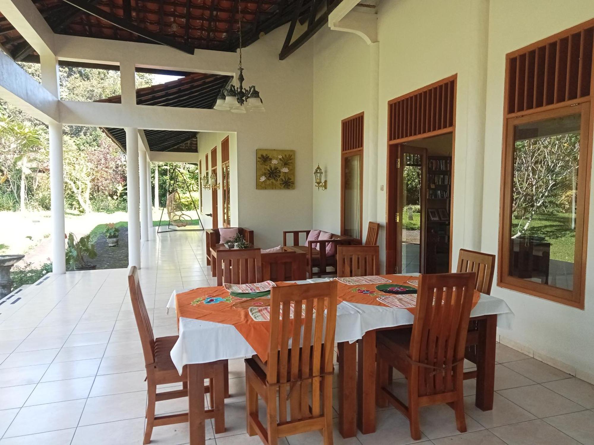 Guesthouse Rumah Senang Kalibaru Eksteriør billede