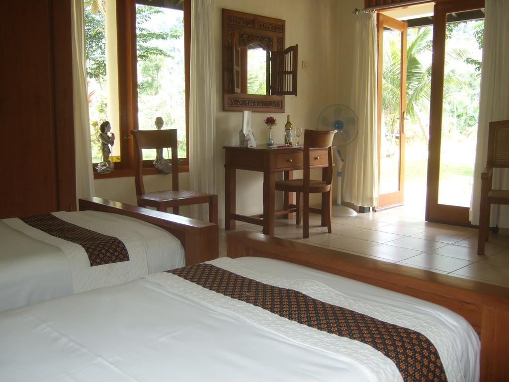 Guesthouse Rumah Senang Kalibaru Eksteriør billede