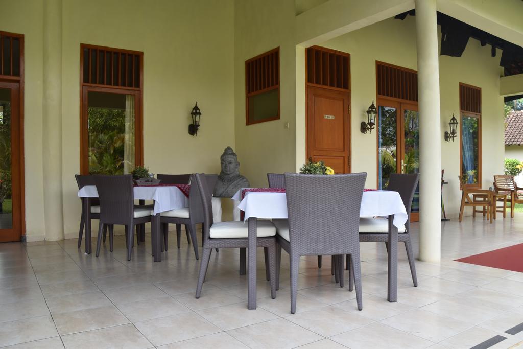 Guesthouse Rumah Senang Kalibaru Eksteriør billede
