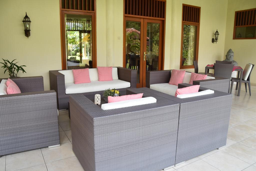 Guesthouse Rumah Senang Kalibaru Eksteriør billede